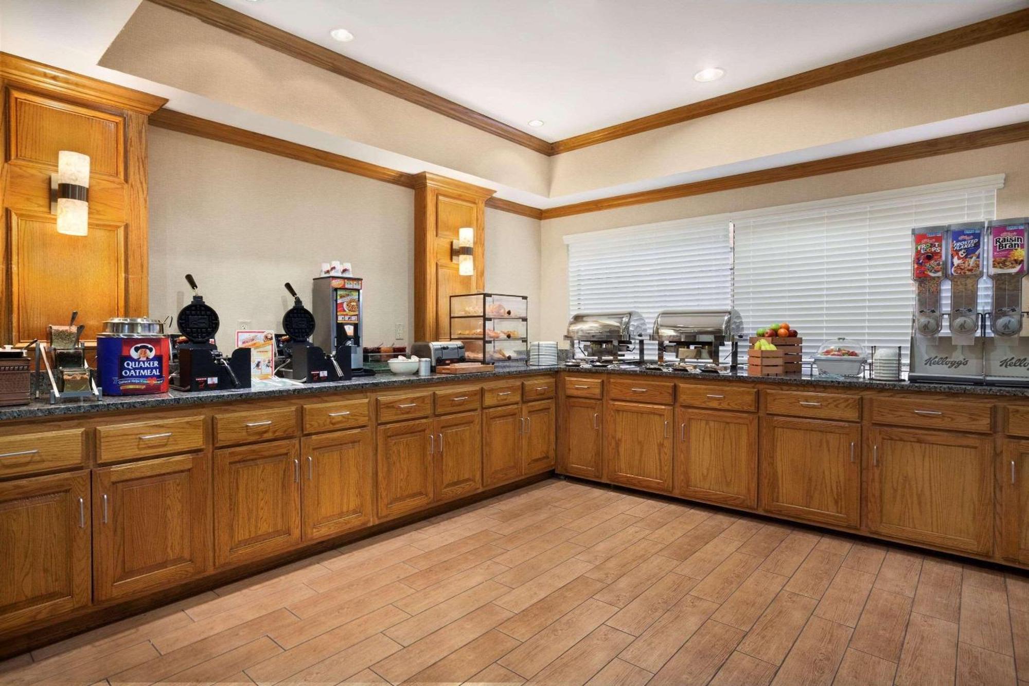 Country Inn & Suites By Radisson, Lubbock, Tx Eksteriør billede